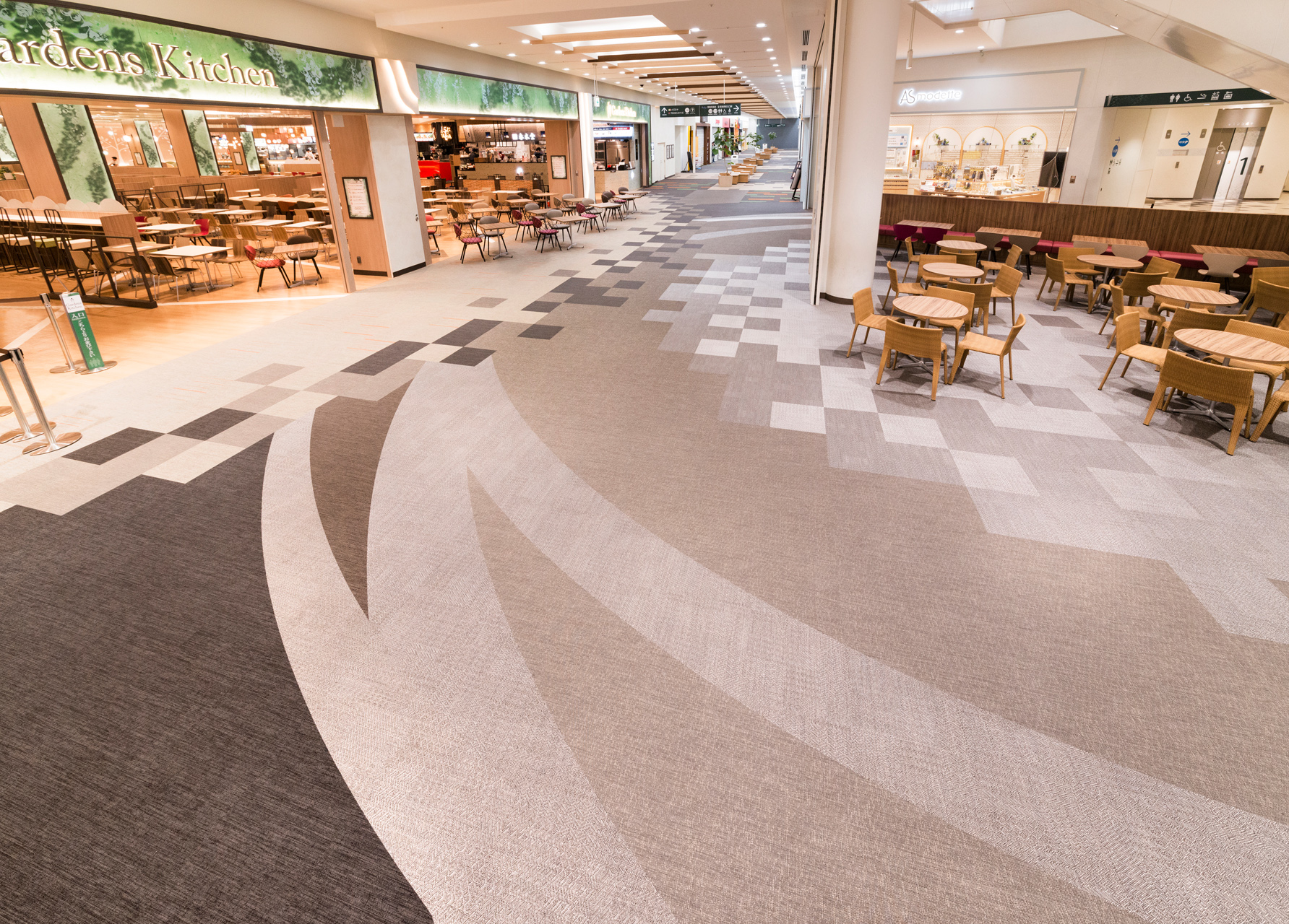 Morion Brown - Moonrock - Orion - Nebula - Moonrock Orange • Nishinomiya Gardens - Japan