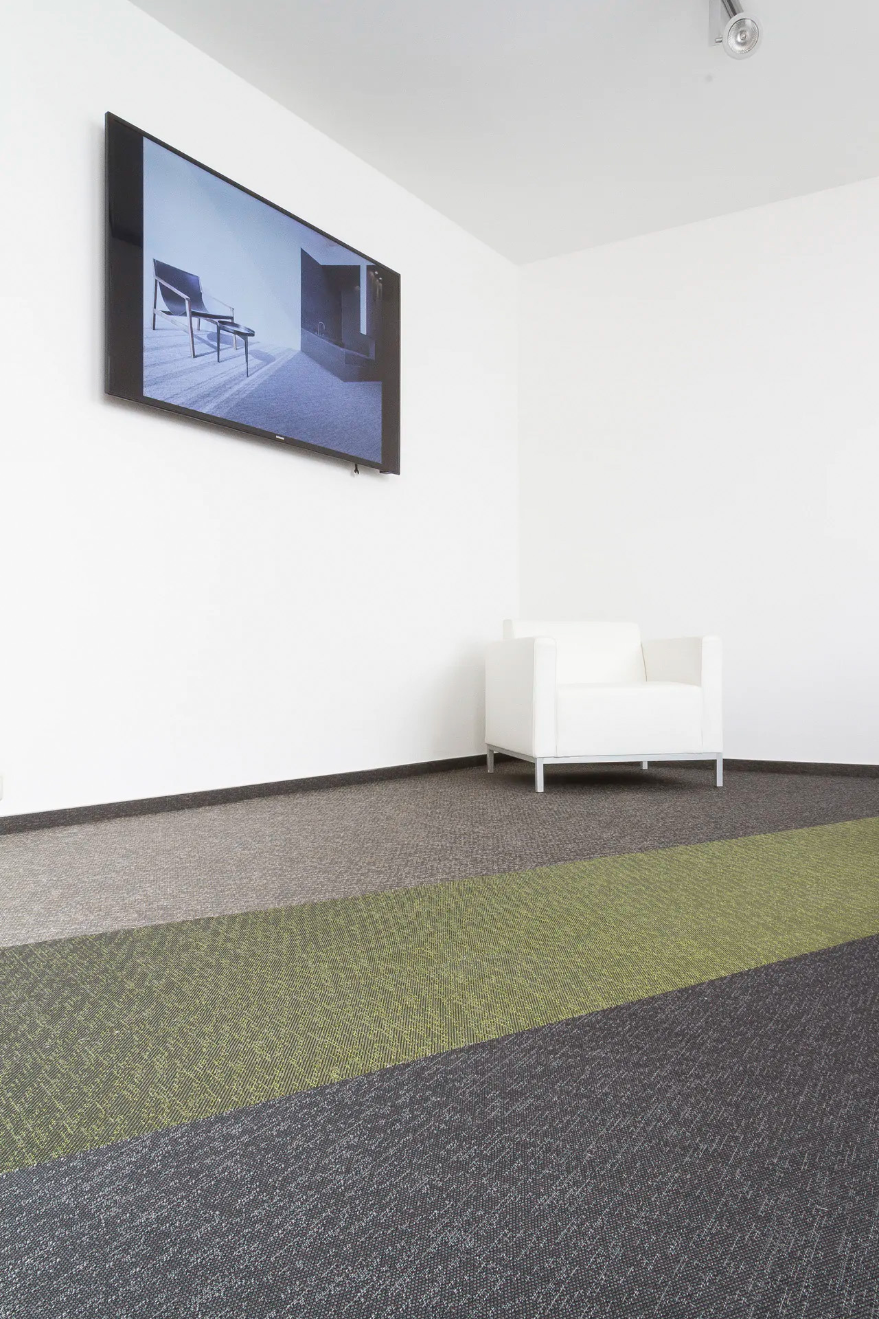 Titan - Orbital • 2tec2 showroom - Belgium