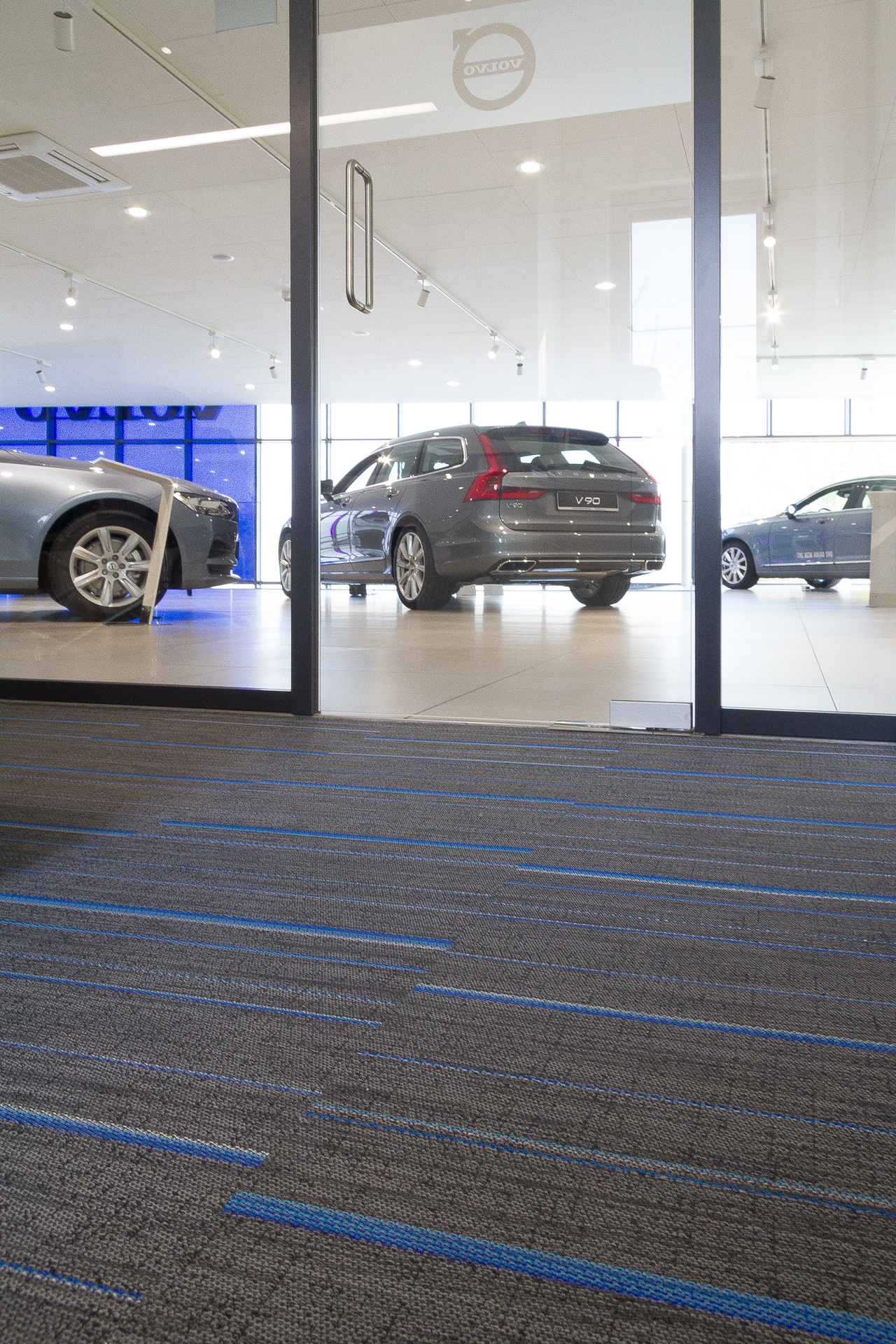 Moonless Night - Moonless Night Orange - Moonless Night Blue • Volvo - Belgium