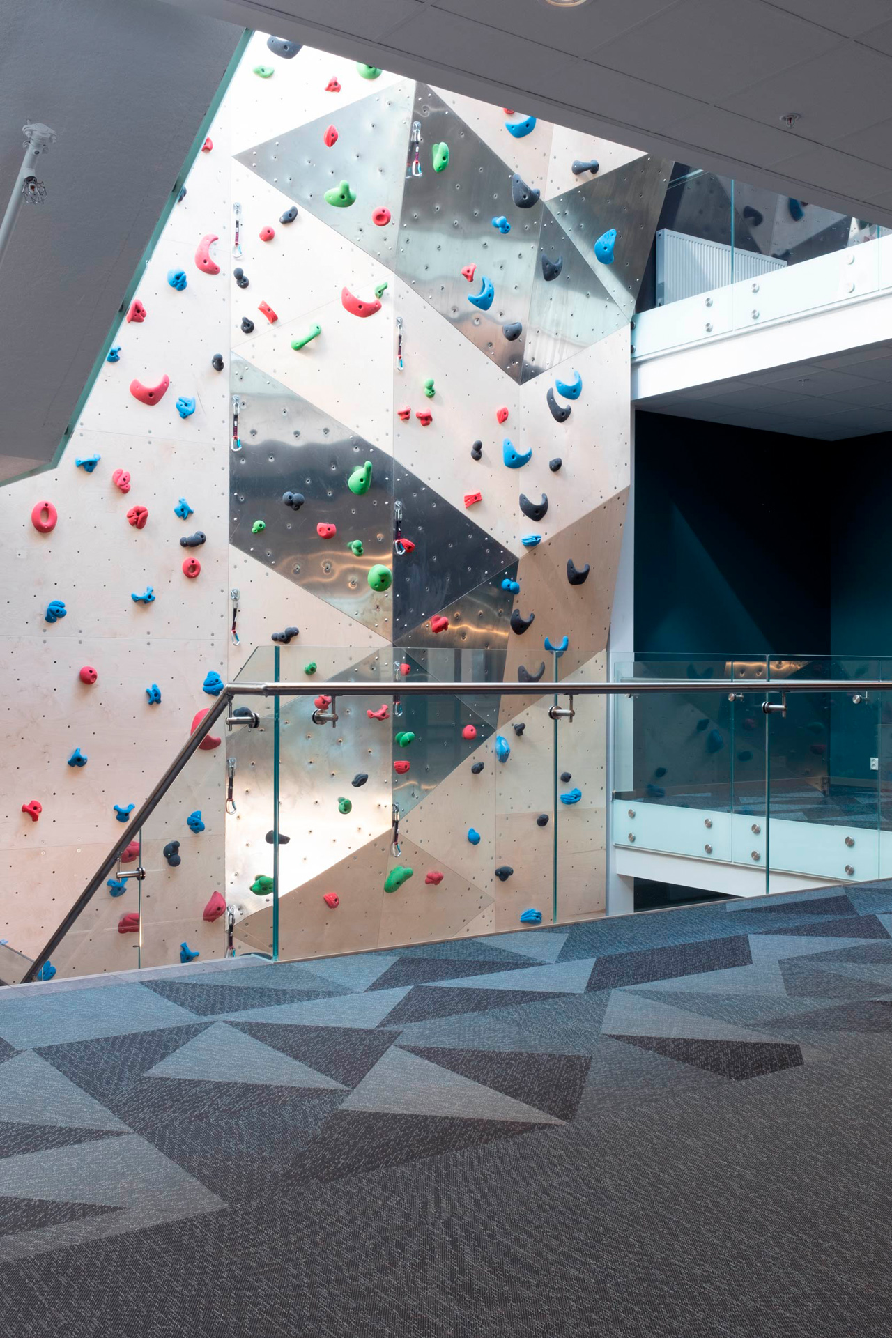 Black Hole - Quasar - Zodiac - Aurora • Fjellsport - Norway