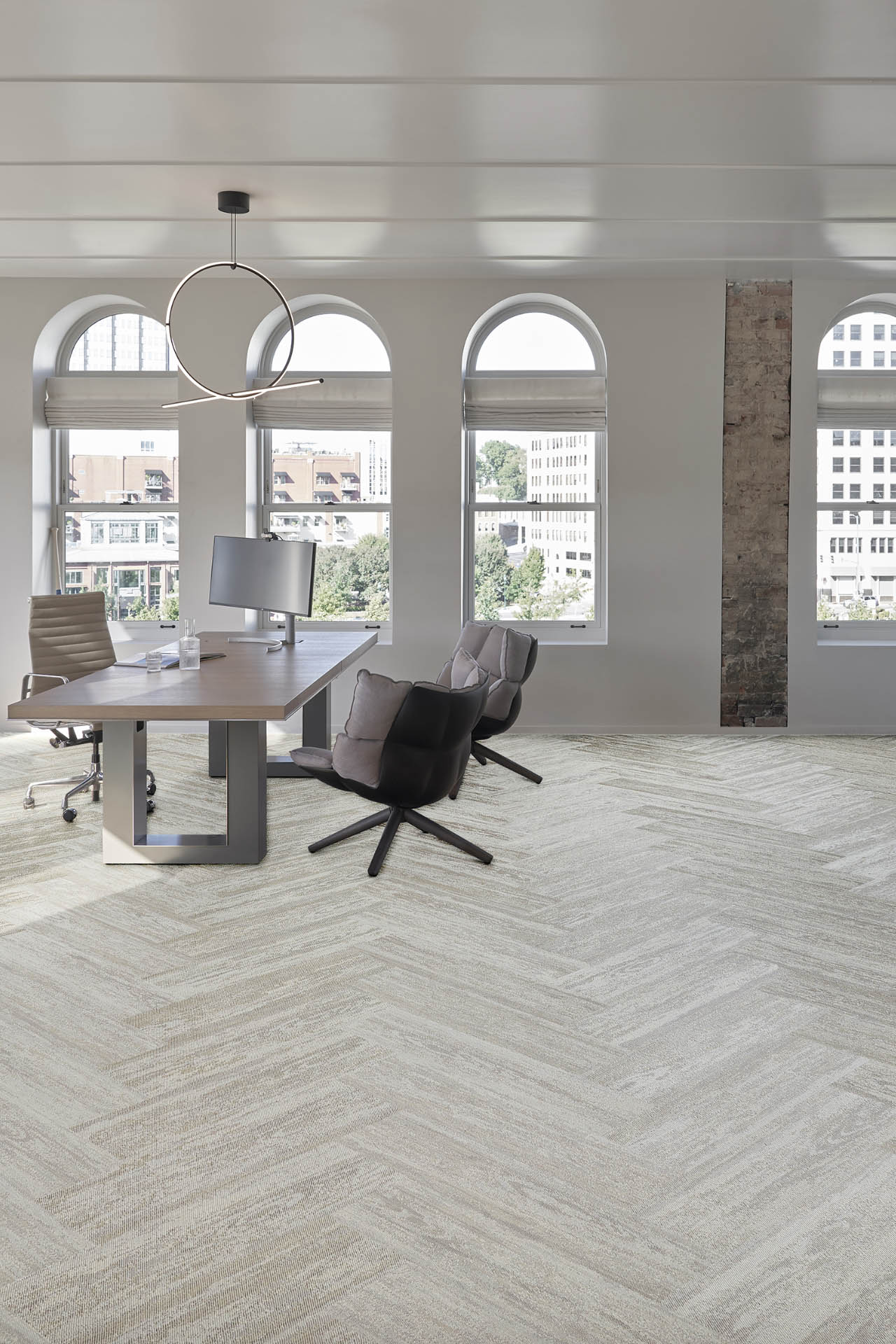 Ash • Office 4 - Belgium