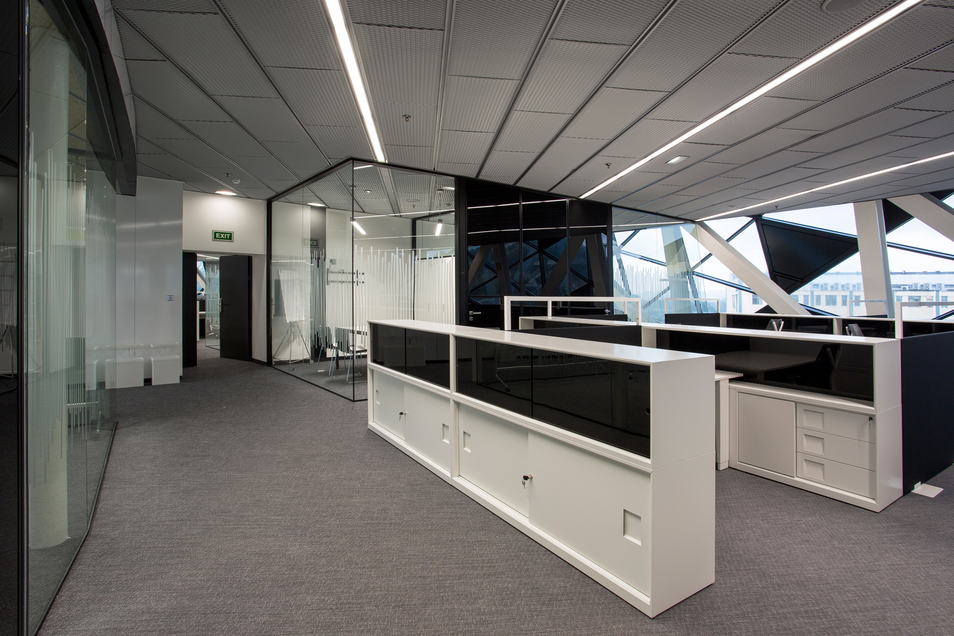 Diamond - Coffee Bean - Planet - Eclipse • Orona - Spain